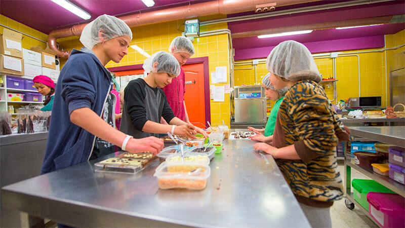 Fábrica de Chocolate y Café en Mijas — Dos Artes Bajo un Mismo Techo